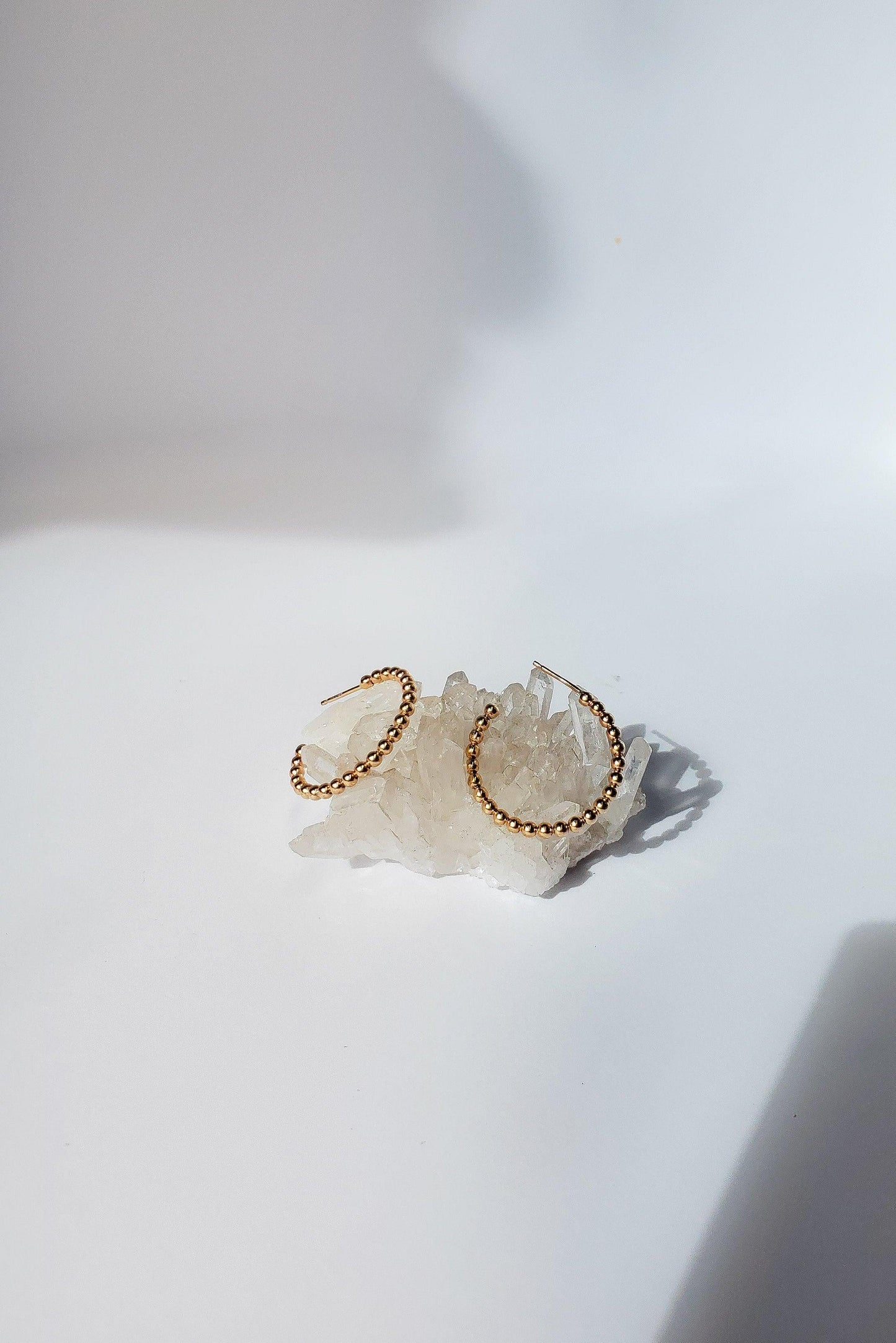 Lakshmi Bead Open Hoops GF : Divina Femenina - Estilos by Ytalia