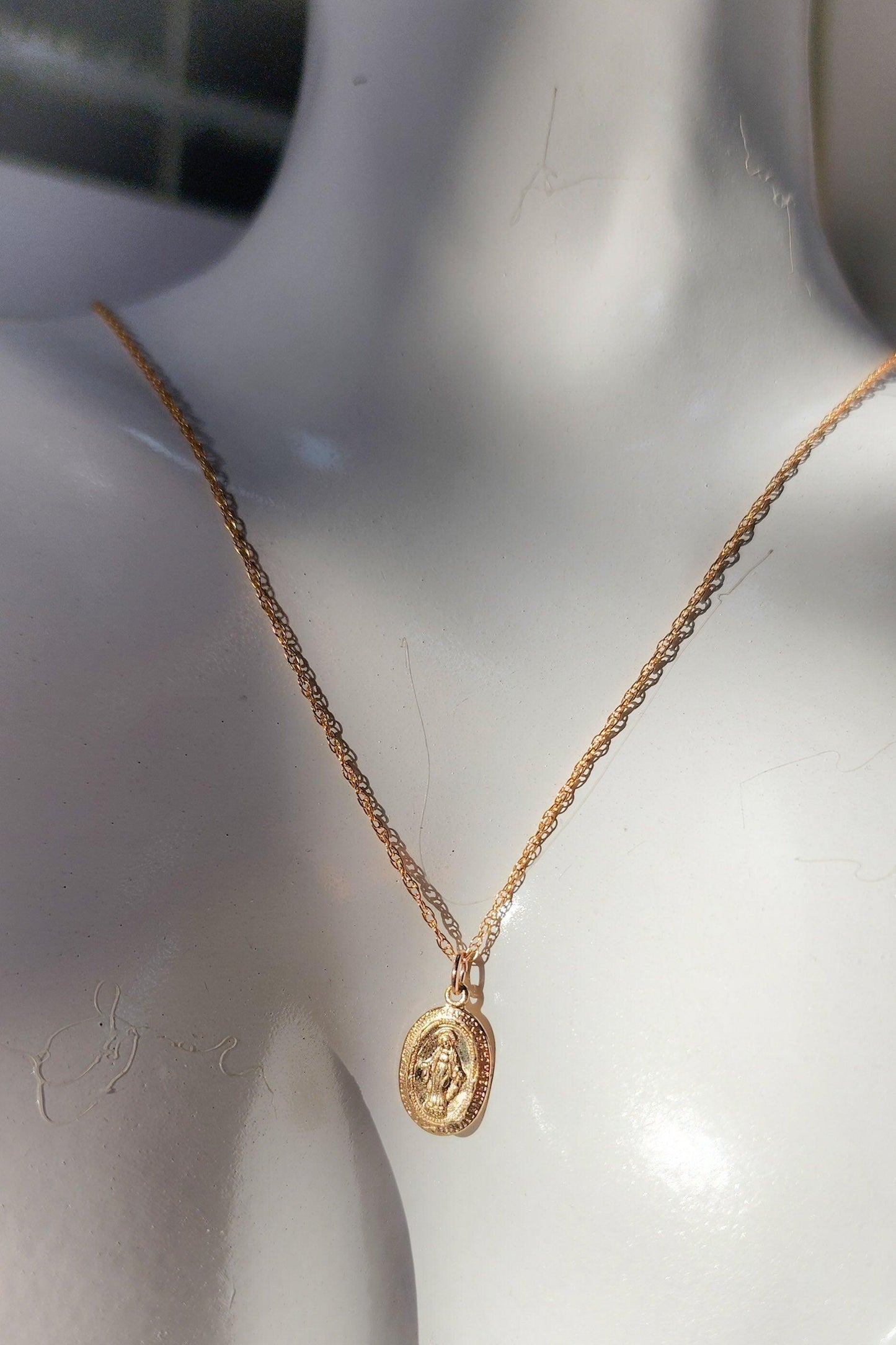 Virgen Maria Necklace : Religión - Estilos by Ytalia