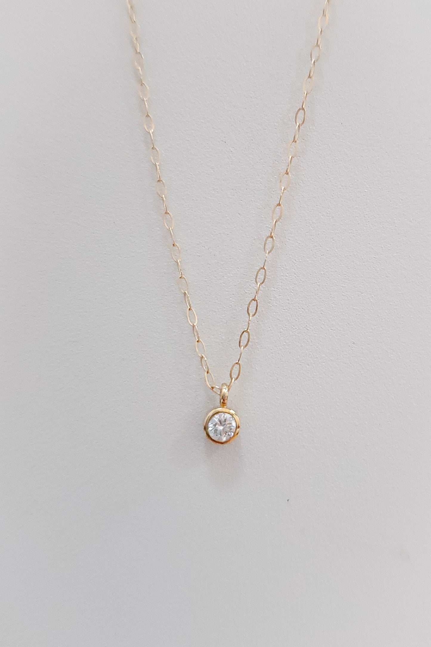 Oro sólido: Natural Tiny Diamond Necklace