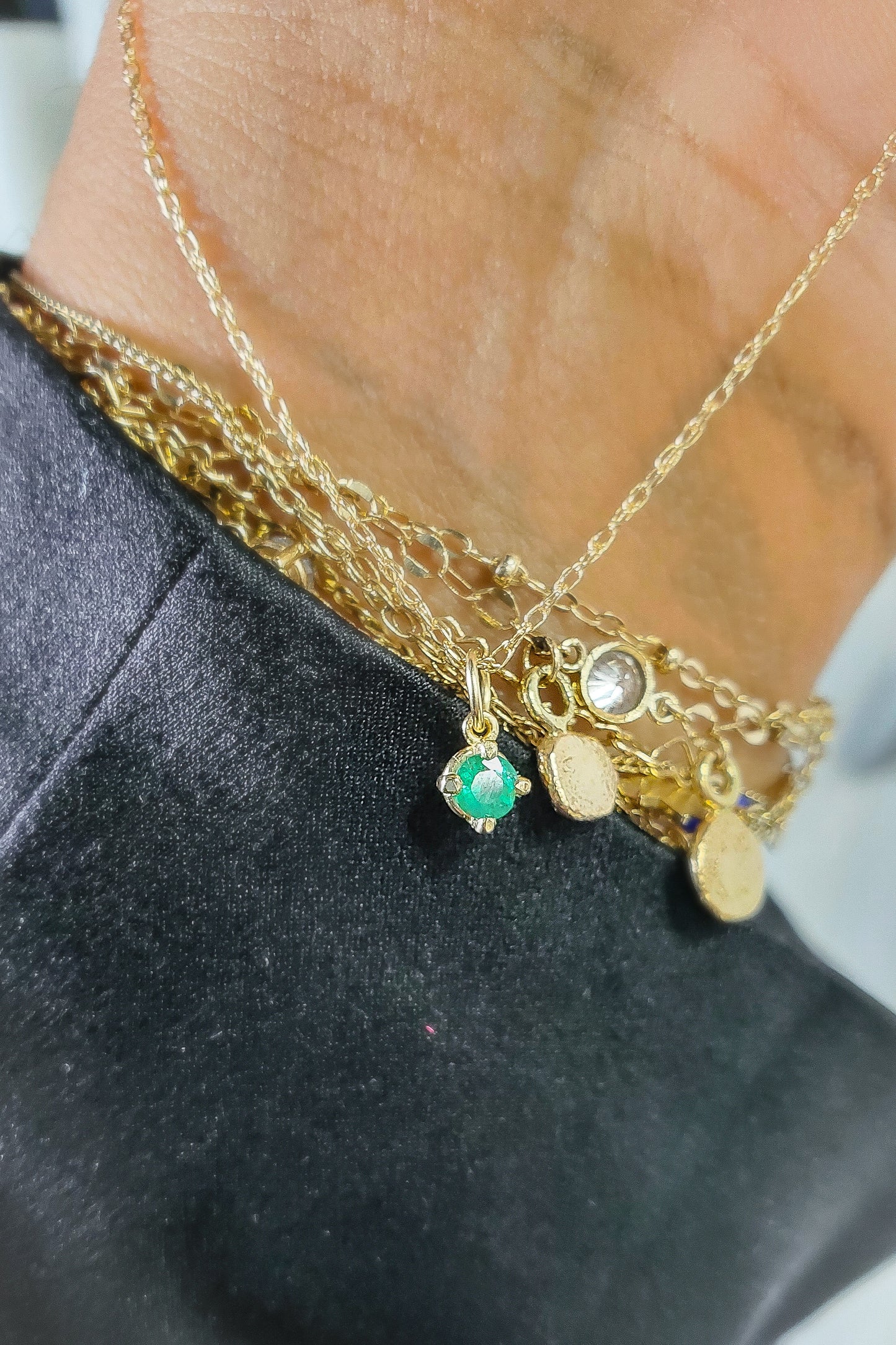 Tiny Emerald Dúo in Solid 14k